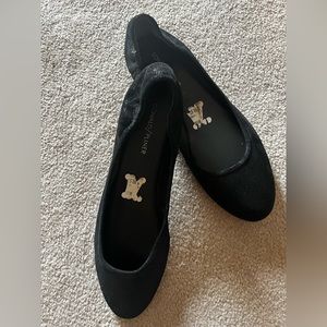 Donald Pliner size 10 ballet flat. Like new.